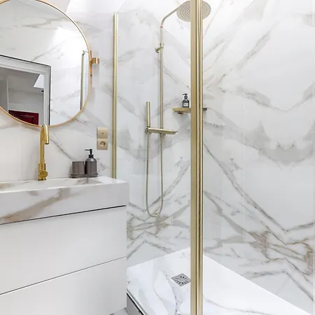 아파트 Charming Pied A Terre Near Montmartre