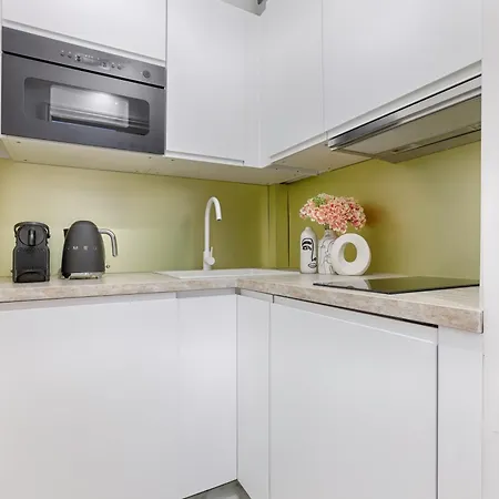 아파트 Charming Pied A Terre Near Montmartre