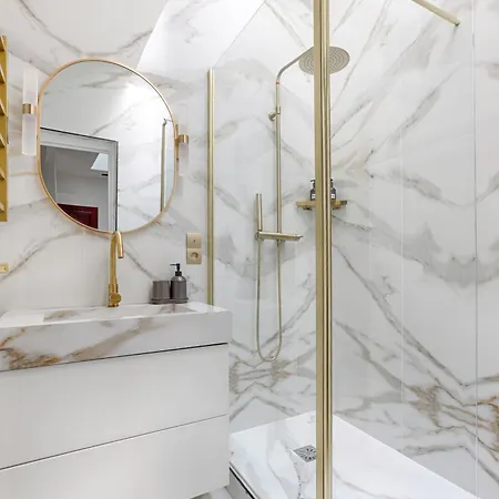 Charming Pied A Terre Near Montmartre Apartment *