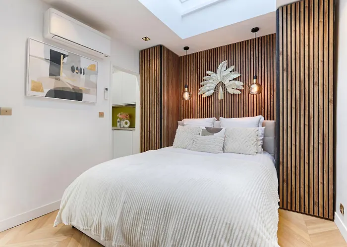Charming Pied A Terre Near Montmartre * 파리